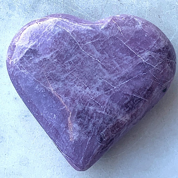 LEPIDOLITE HEART NATURAL HEALING STONE NEW 3 INCH STRESS RELIEF - Picture 3 of 8